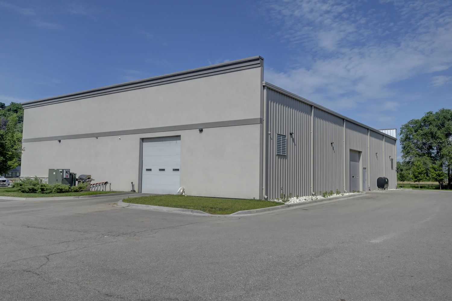 Midwest Auto Direct: 11401 Kaw Dr, Edwardsville, KS 66111
